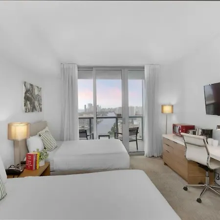 Upper Studio With Balcony - Pool - Gym